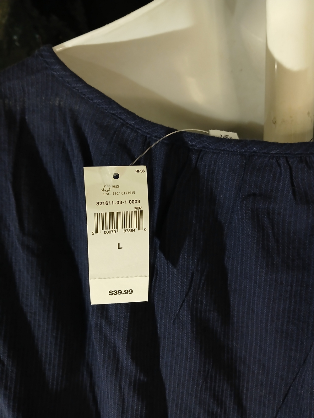 NWT GAP Navy Sleeveless V-Notch Pleated Peplum Lightweight Spring Summer Tank - Picture 2 of 15